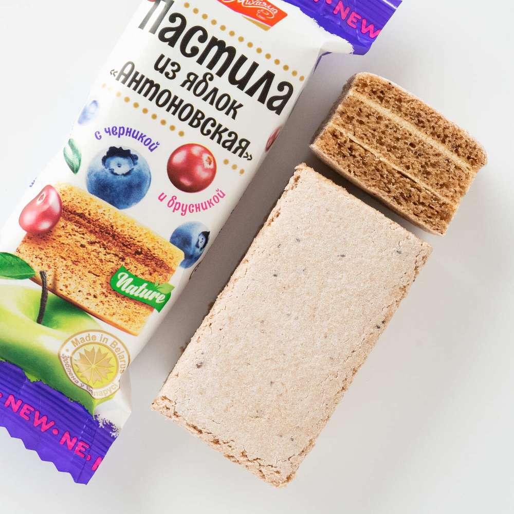 Pastila cu mere Antonovka și afine negre și roșii