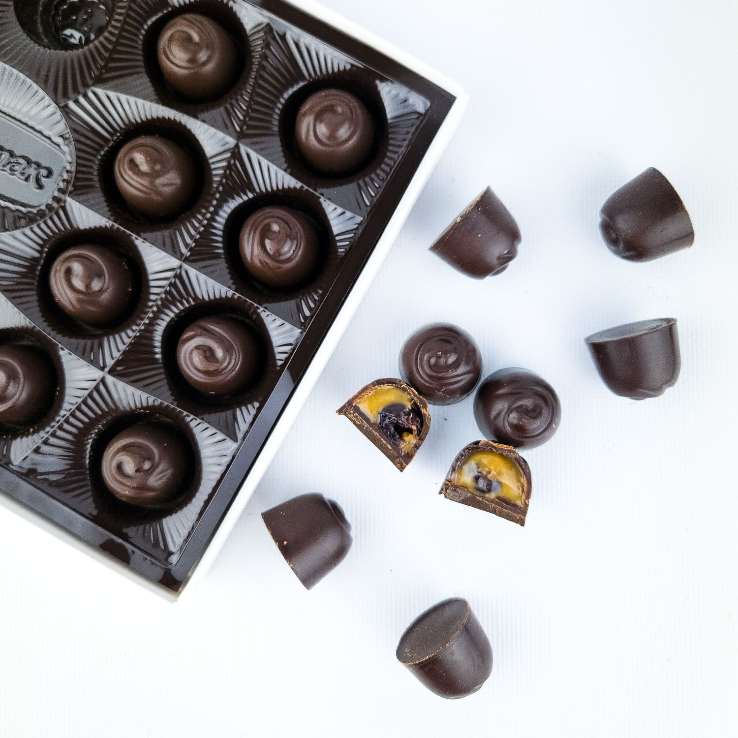 Bomboane de ciocolată Vishenka cu umplutură pe bază de alcool