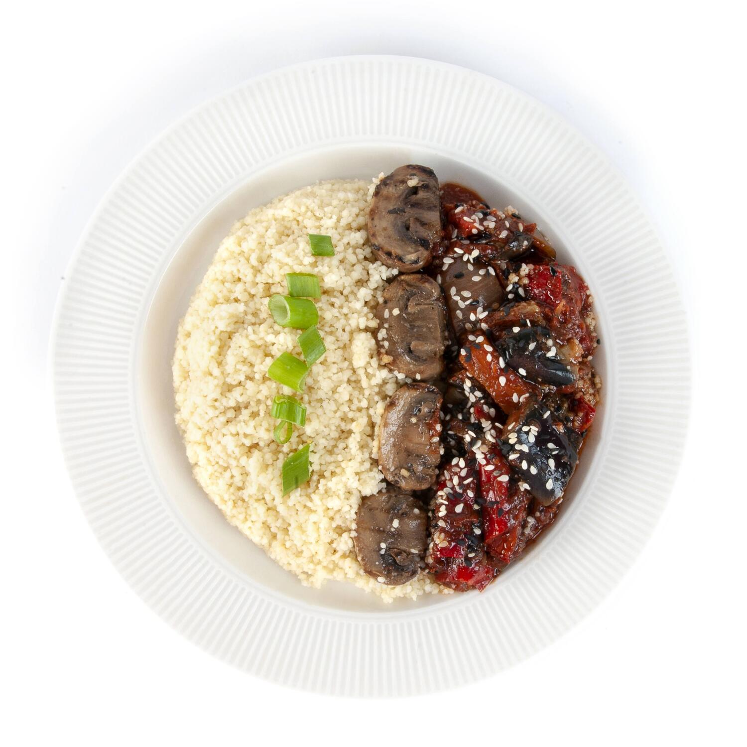 COUS COUS CU LEGUME COAPTE IN SOS ROSU 350GR BC