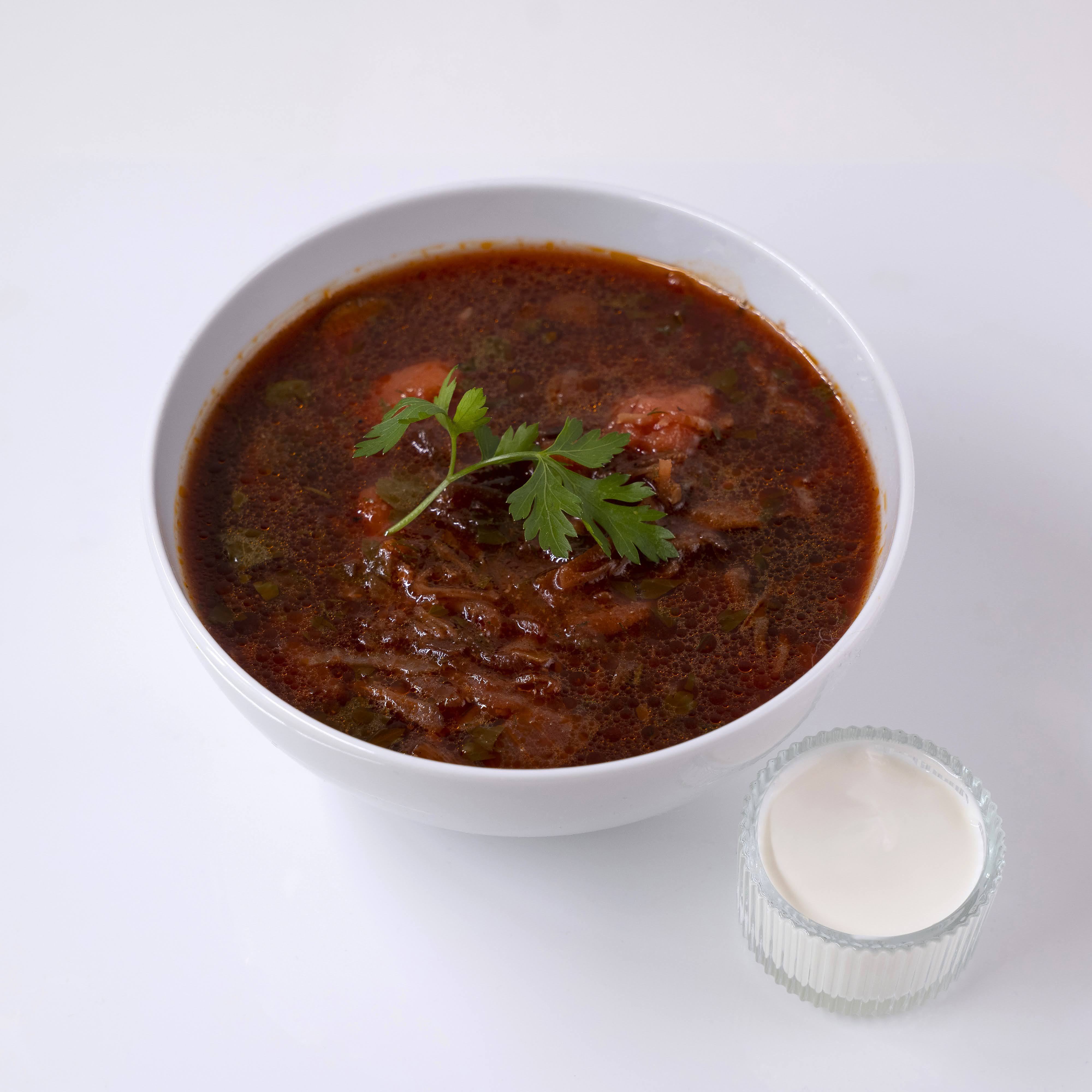 Borș roșu cu ciuperci